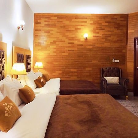 イスラマバード Grand Peace House II Bed & Breakfast エクステリア 写真
