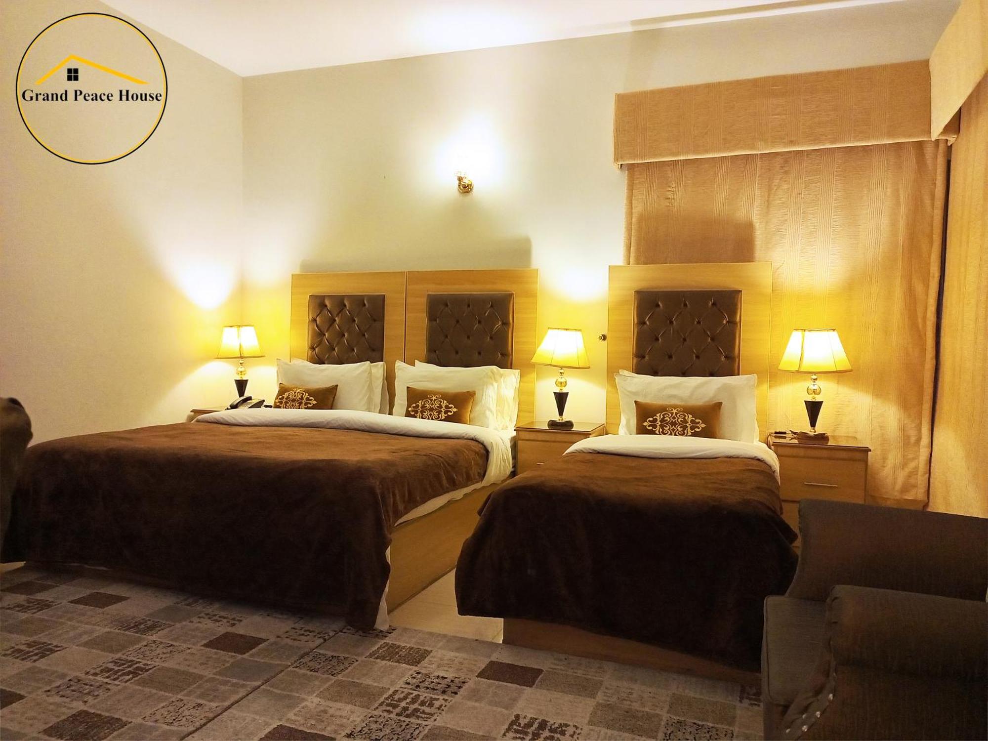イスラマバード Grand Peace House II Bed & Breakfast エクステリア 写真