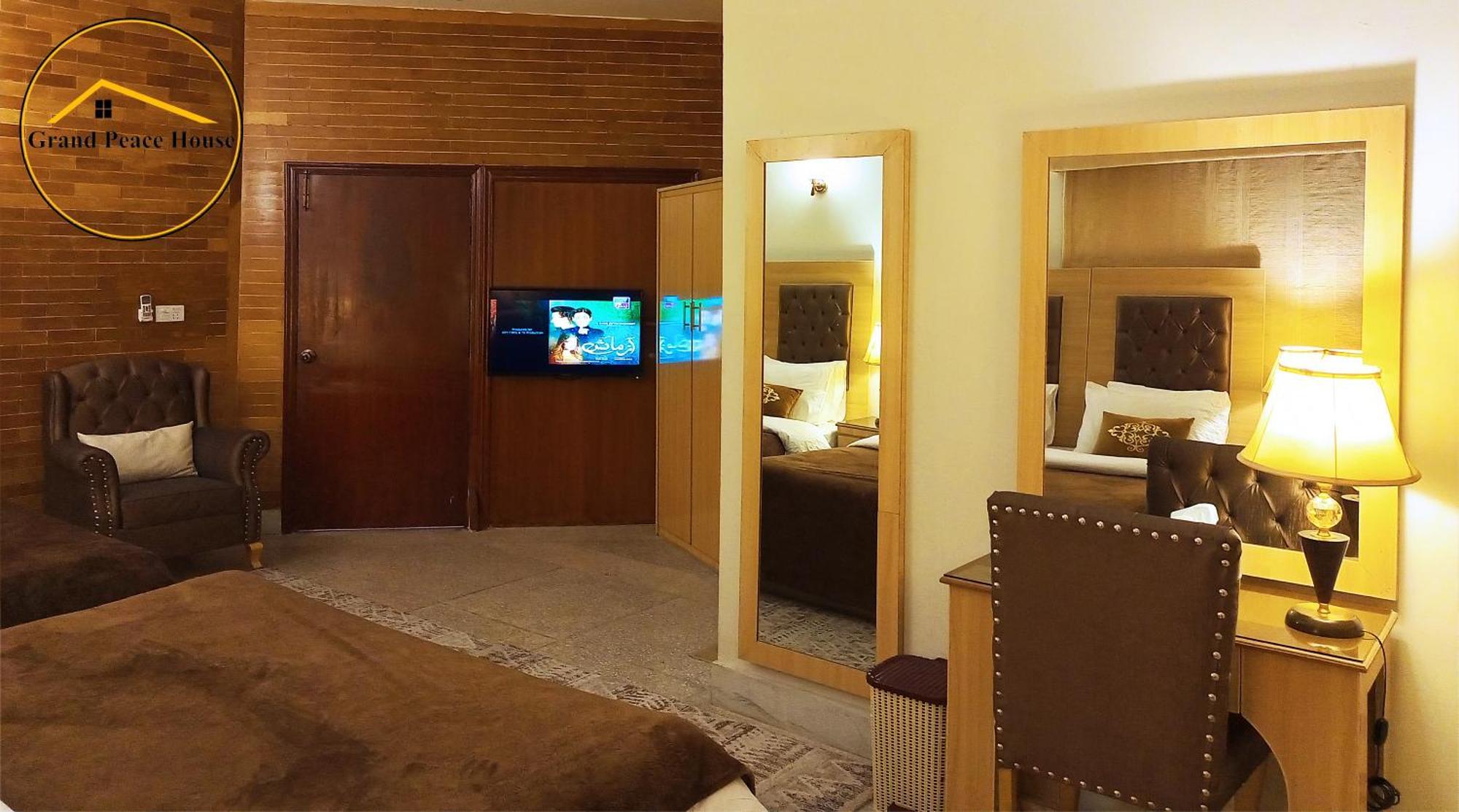 イスラマバード Grand Peace House II Bed & Breakfast エクステリア 写真